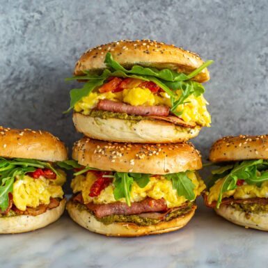 Pesto-breakfast-bagels-8